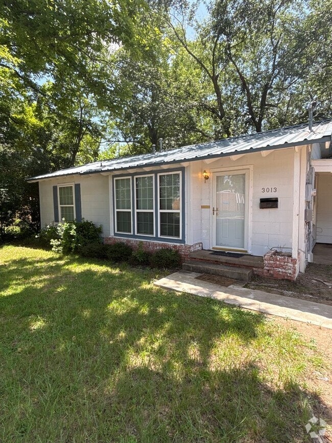 Building Photo - Cute 2/2/1 in the heart of Pollard Park area!