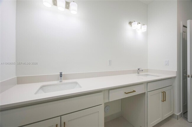 Building Photo - 32242 SW 194th Ave