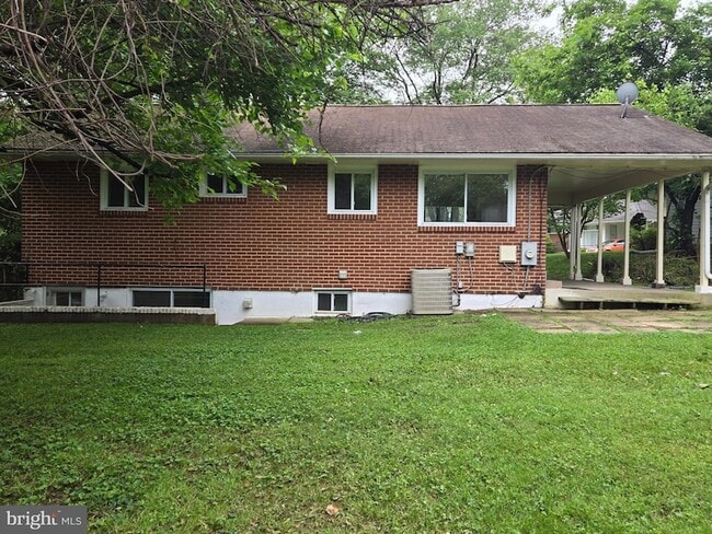Building Photo - 13118 Vandalia Ct