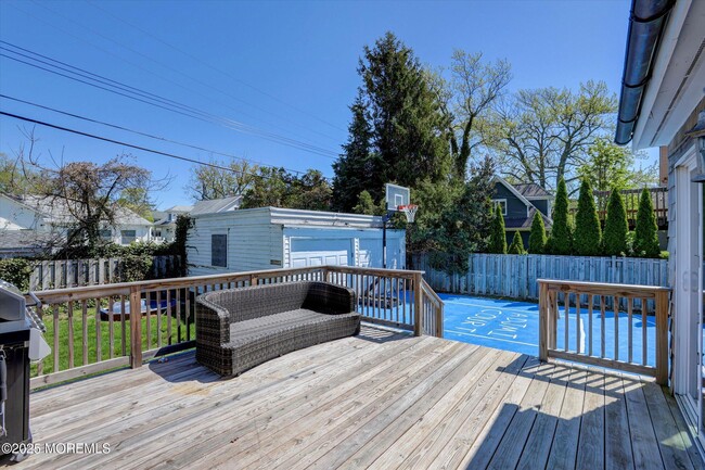 Building Photo - 307 Spier Ave