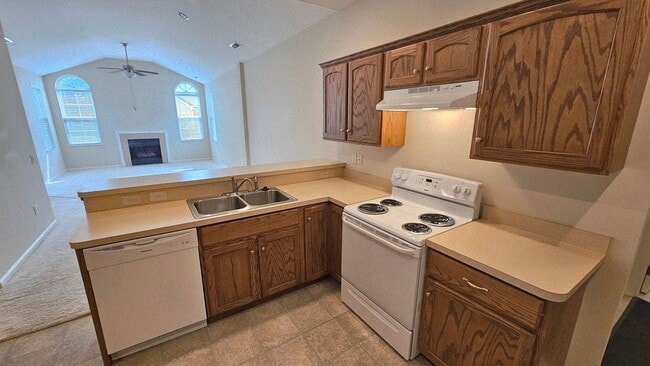 Building Photo - Bridgewater Two bedroom Condo Available!