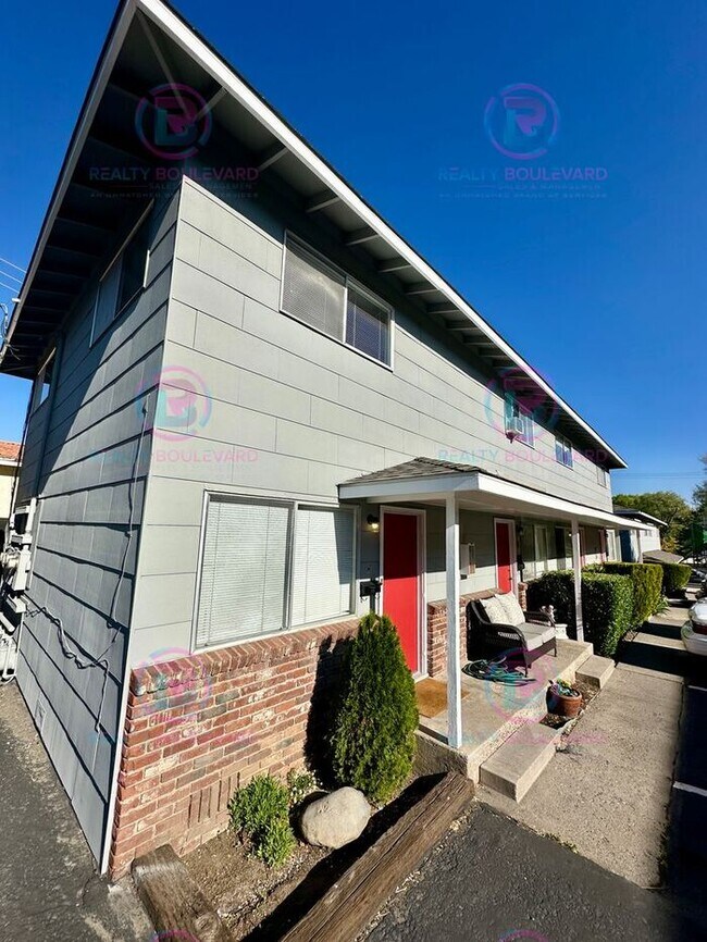 Primary Photo - Delightful One-Bedroom + Office Near Idlew...