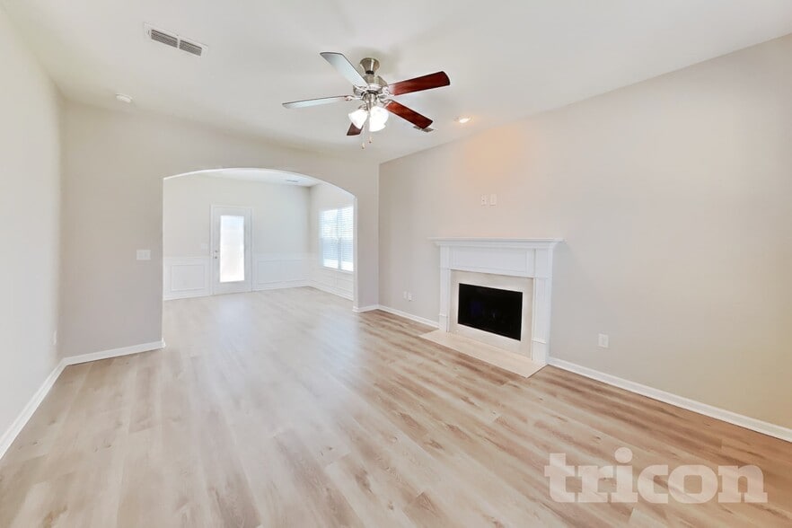 Building Photo - 1107 Selous Dr