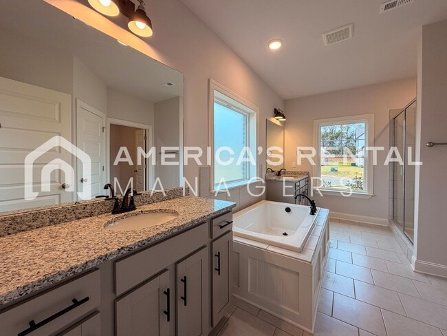 Building Photo - Elegant 4 Bedroom Retreat in Meridianville!