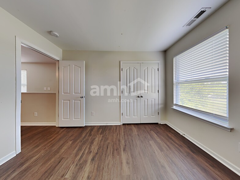 Building Photo - 259 Flanders Dr