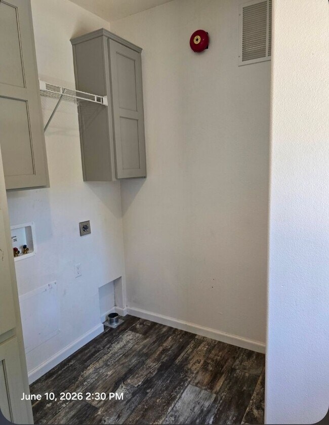 Building Photo - 3 bedroom 2 bath home in the country includes water electric and sewer