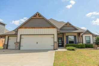 Building Photo - BEAUTIFUL 5 BED HOME  FOR LEASE
