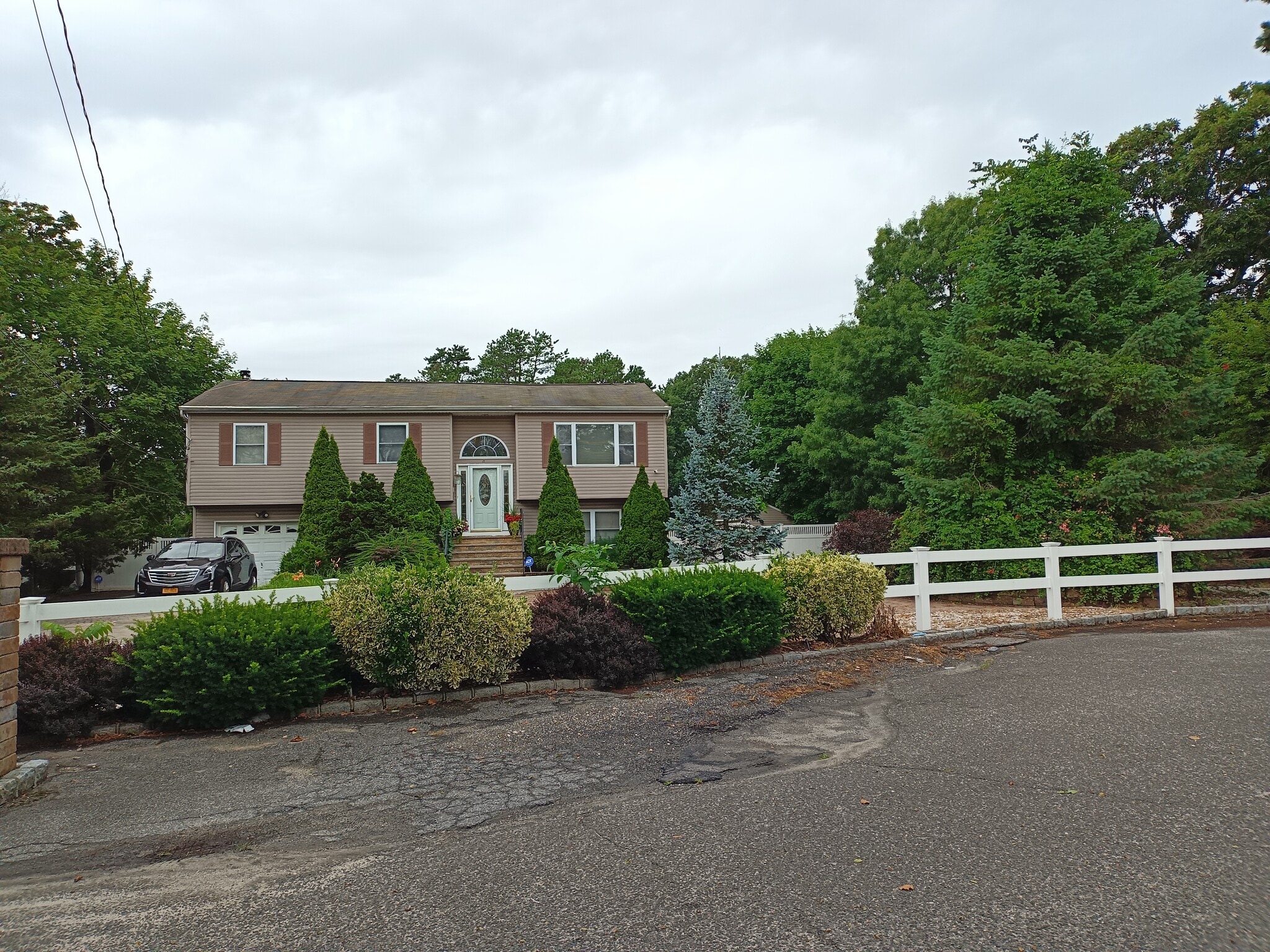 Building Photo - 4 Pinewood Ave