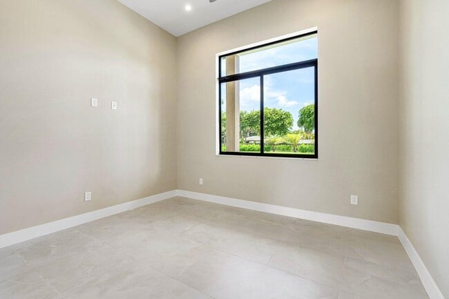 Building Photo - 221 Milestone Way