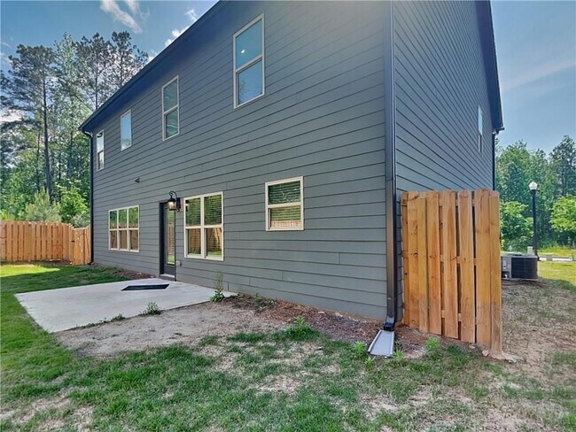 Building Photo - 511 Slyfox Ln
