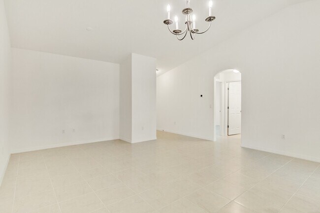 Building Photo - 24 Farnum Ln