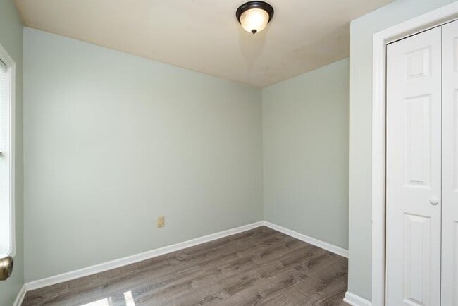 Building Photo - 114 Ida St