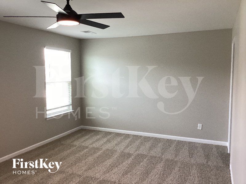 Building Photo - 2816 Bluestem Ln