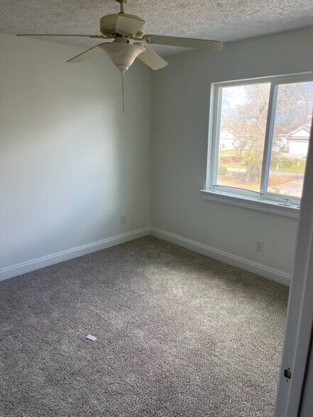 Building Photo - 4034 Oak Forest Dr