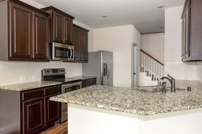 Building Photo - 6819 Jade Dr