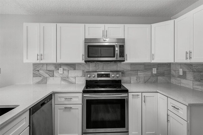 Building Photo - 2105 9th St NE