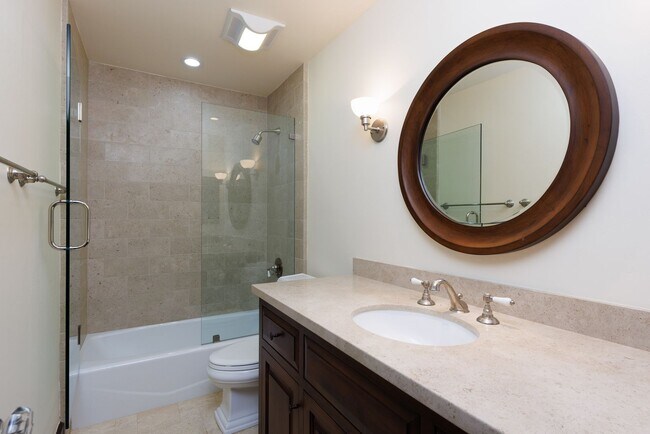 Building Photo - Delightful Private 3BR/4.5BA + Office Home in Del Mar