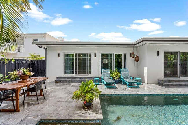 Building Photo - 9517 Bay Dr