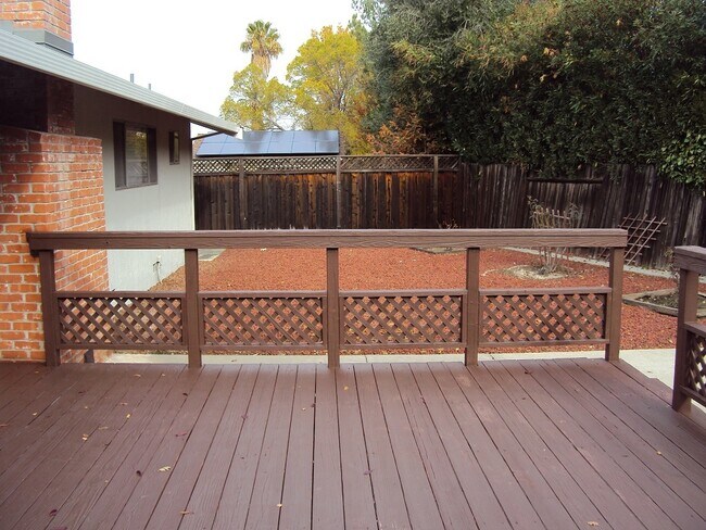 Building Photo - 5800 San Juan Way