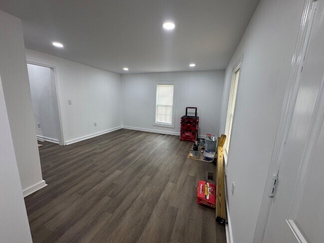 Building Photo - 227 Lewis St