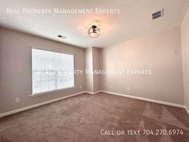 Building Photo - 18124 Harbor Mist Rd