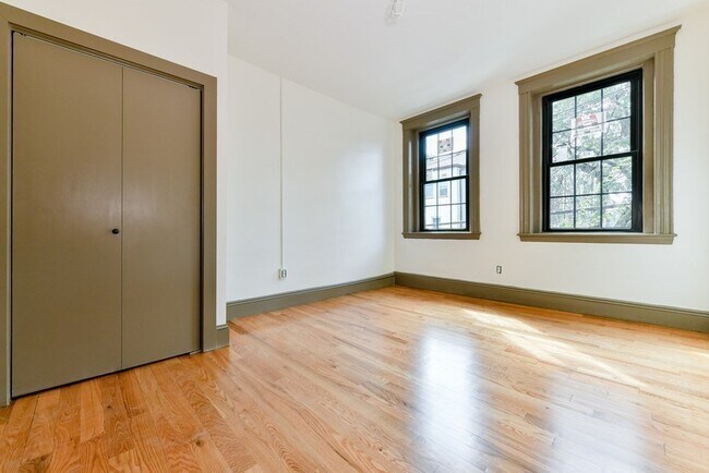 Building Photo - 113 Webster Ave