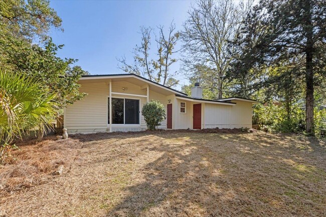 Building Photo - 1807 Ivan Dr