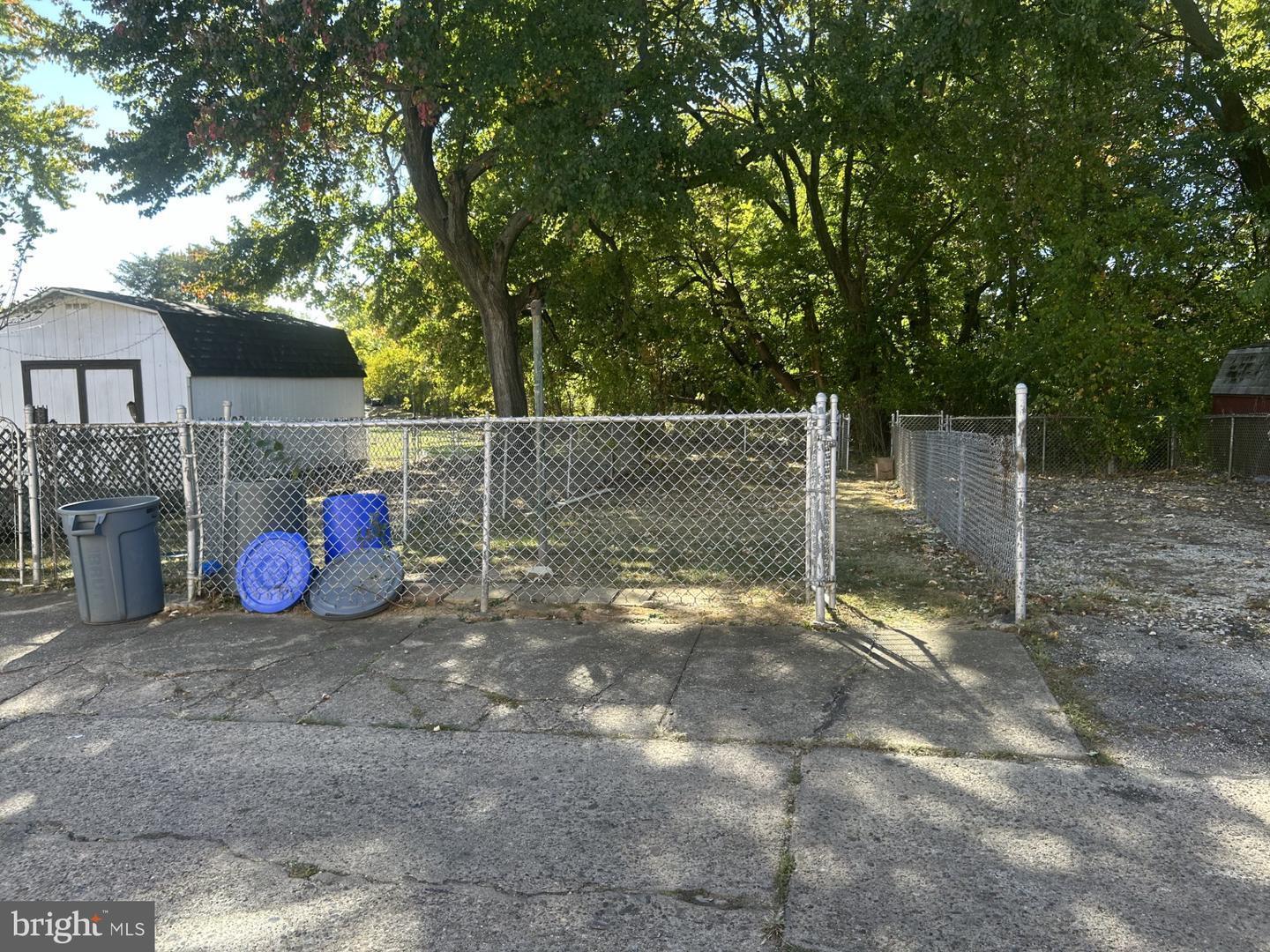 Fenced in yard - 249 Park Dr