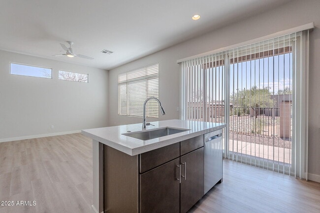 Building Photo - 6050 E Hidden Valley Dr