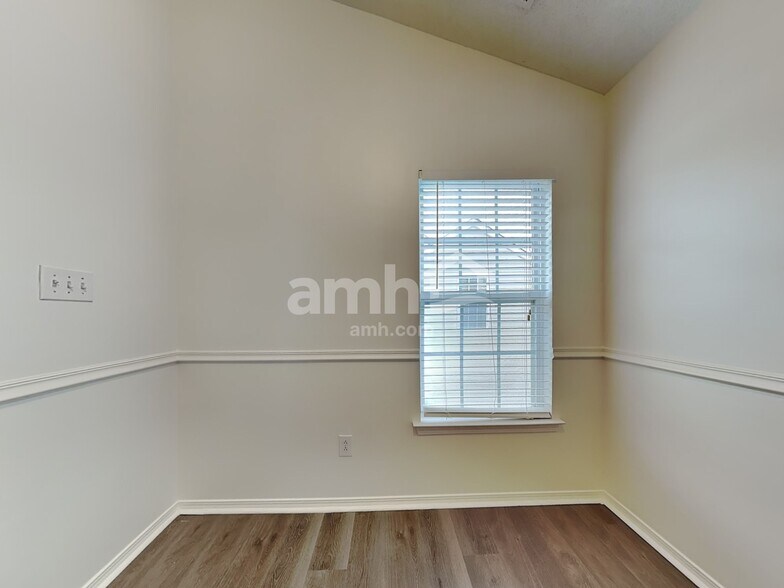 Building Photo - 3040 Bethwicke Ct