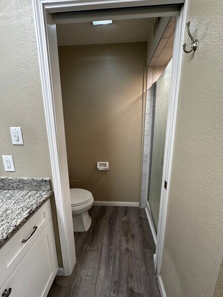 Building Photo - 3722 W Benjamin Holt Dr