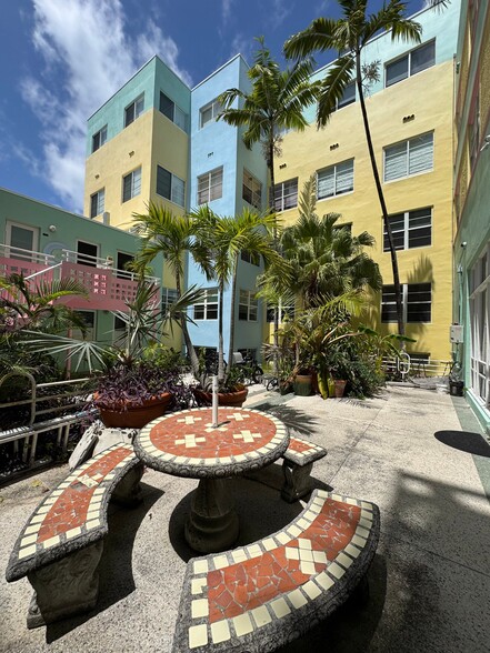 Building Photo - 1460 Ocean Dr