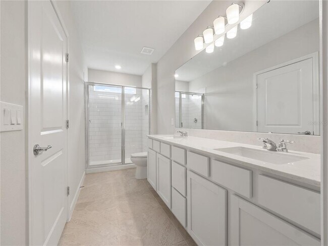 Building Photo - 2214 Lovely Ln