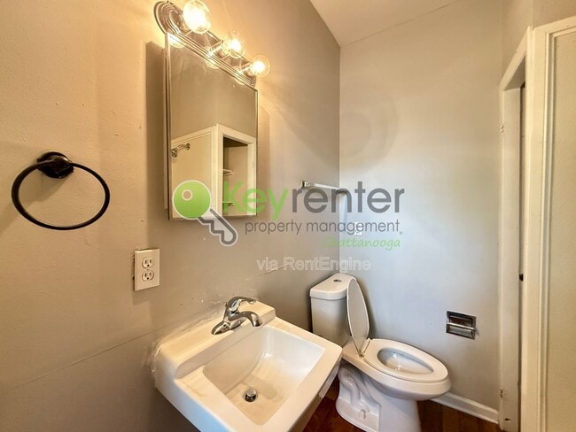 Building Photo - 112 S Seminole Dr