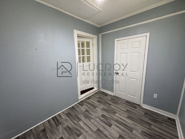 Building Photo - 4833 Churchill Dr
