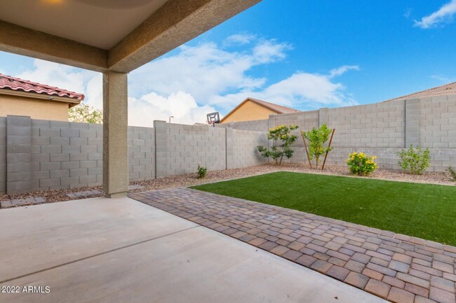 Building Photo - Gorgeous Home in Gated Community