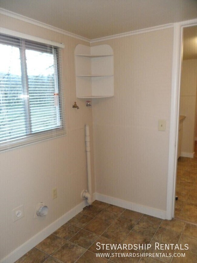 Building Photo - 48172 Lauren Dr