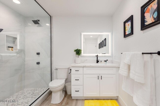 Building Photo - 7834 E Glenrosa Ave