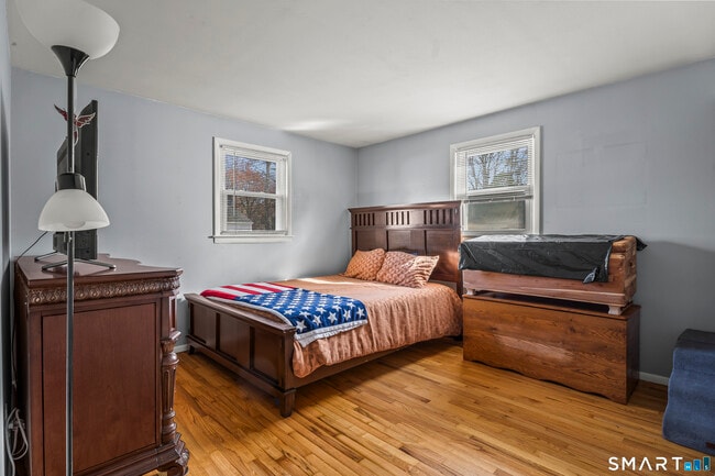 Building Photo - 77 Basswood Dr