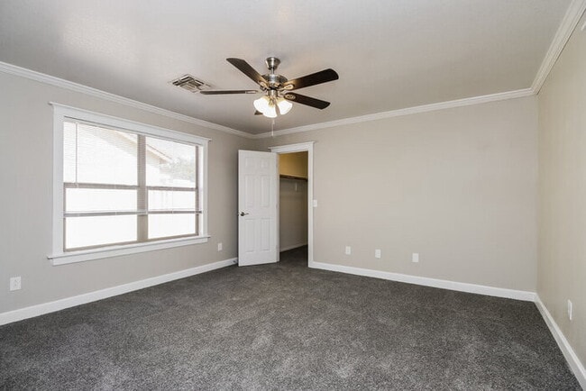Building Photo - 8433 E Natal Cir