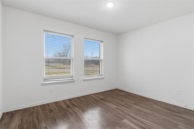 Building Photo - 104 Holiday Dr