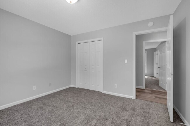 Building Photo - 2270 Ermine Dr
