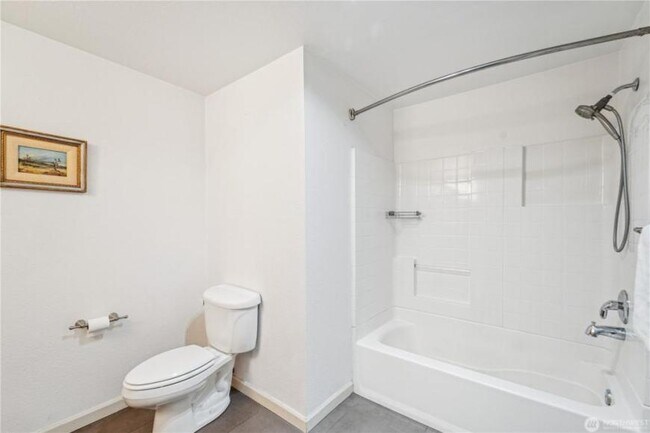 Building Photo - 1 bedroom in Seattle WA 98199