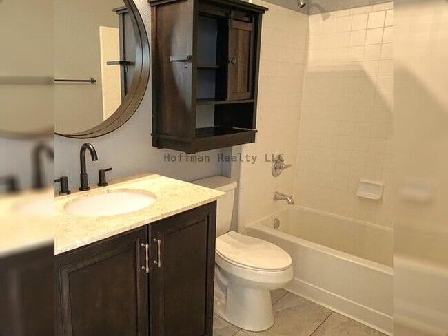 Building Photo - 2- Bed, 2 Bath Resort Style Condo!