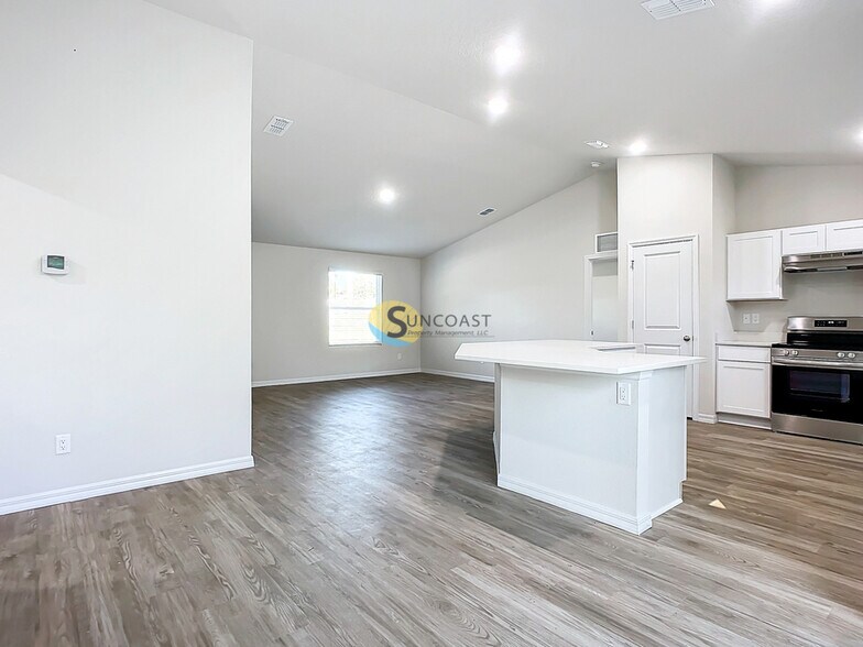 Building Photo - 48 Laguna Forest Trail