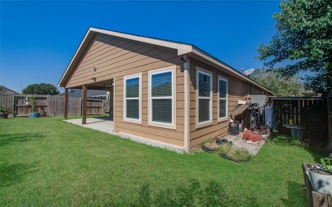 Building Photo - 610 Kiley Dr