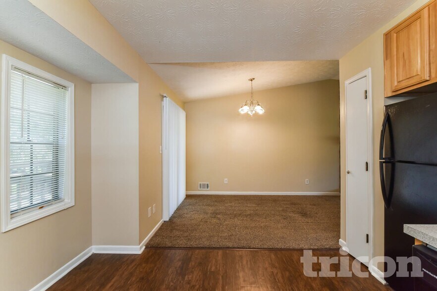 Building Photo - 4255 Mountain Glen Trace