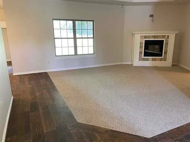 Building Photo - 221 Mockingbird Rd