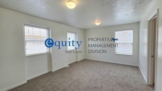 Building Photo - Newly Updated!