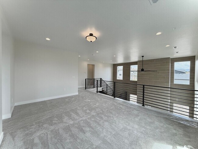 Building Photo - 2179 N Paradise Flt Ln